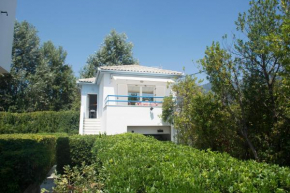 Romantic Seafront Studio - Dream Garden
